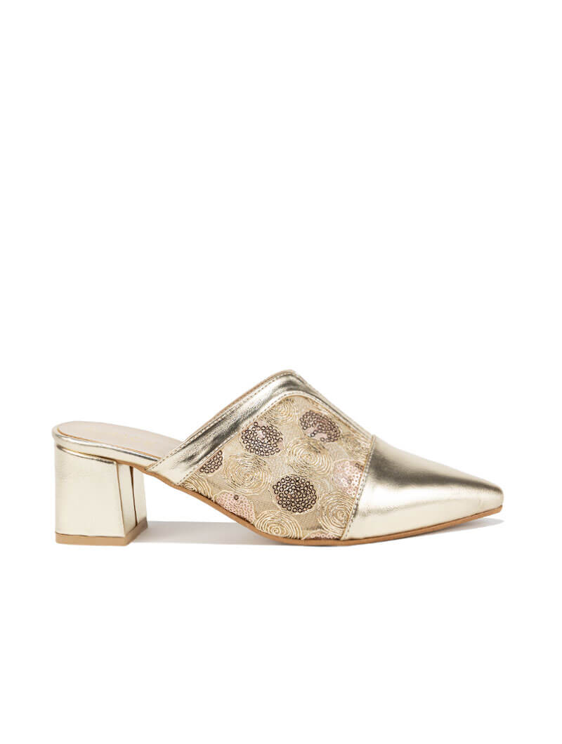 Sabots à bout pointu